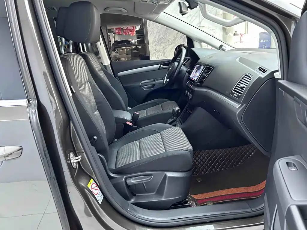 Volkswagen Sharan 2016 — фото 20
