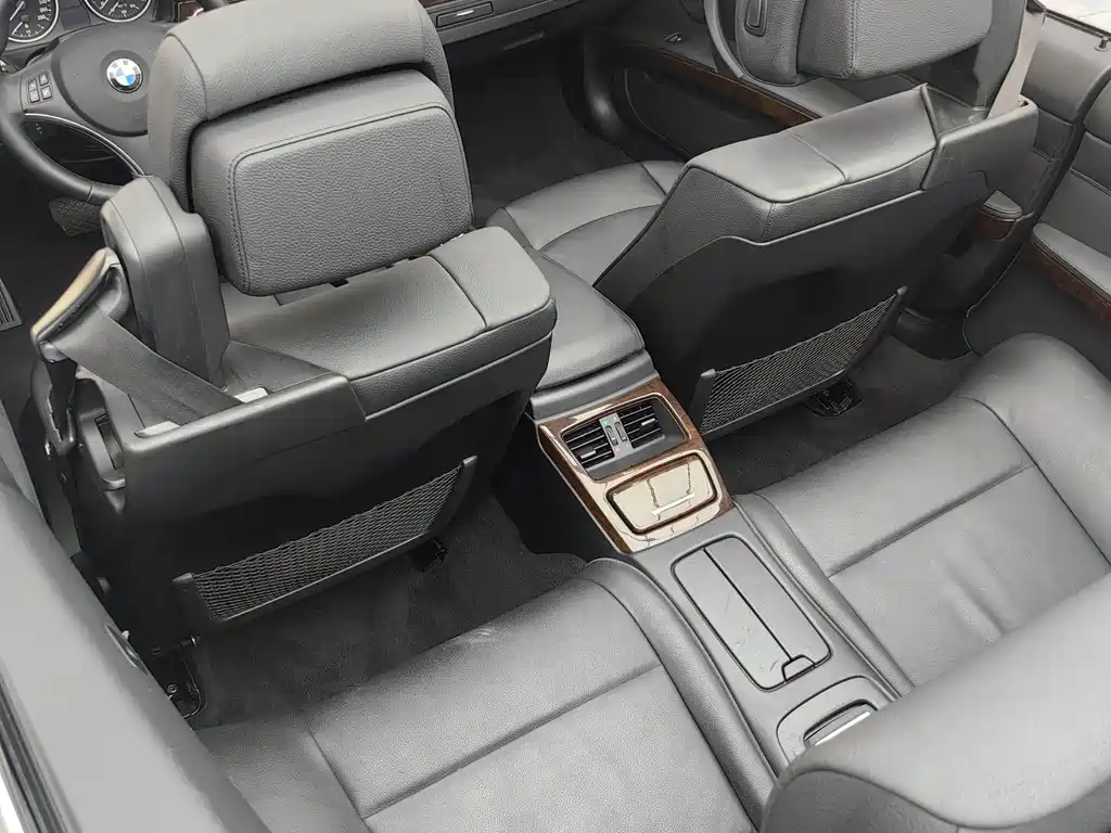 BMW 3 Series 2010 — фото 14