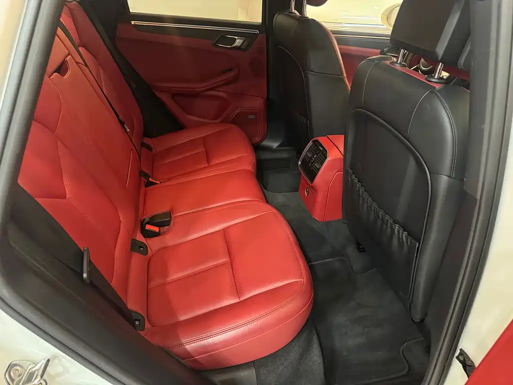 Porsche Macan 2020 — фото 10