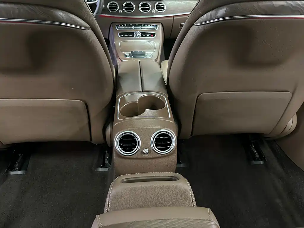Mercedes-Benz E-Class 2020 — фото 9