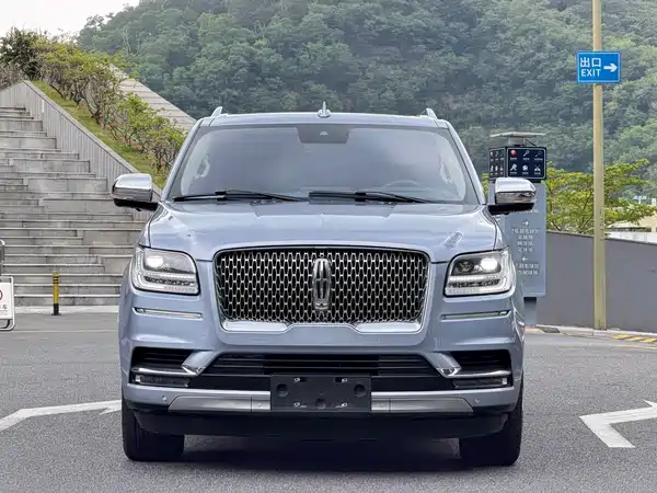 Lincoln Navigator 2021