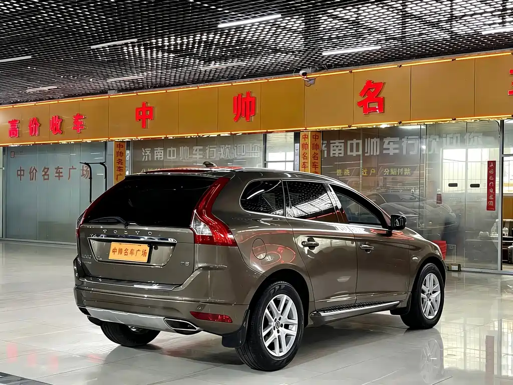 Volvo XC60 2017 — фото 4