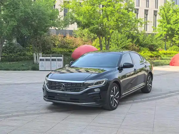 Volkswagen Passat 2023