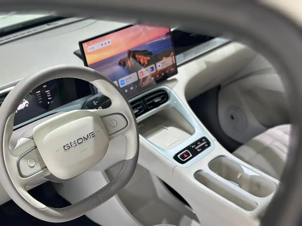 Geely Galaxy Starwish 2026 — фото 22