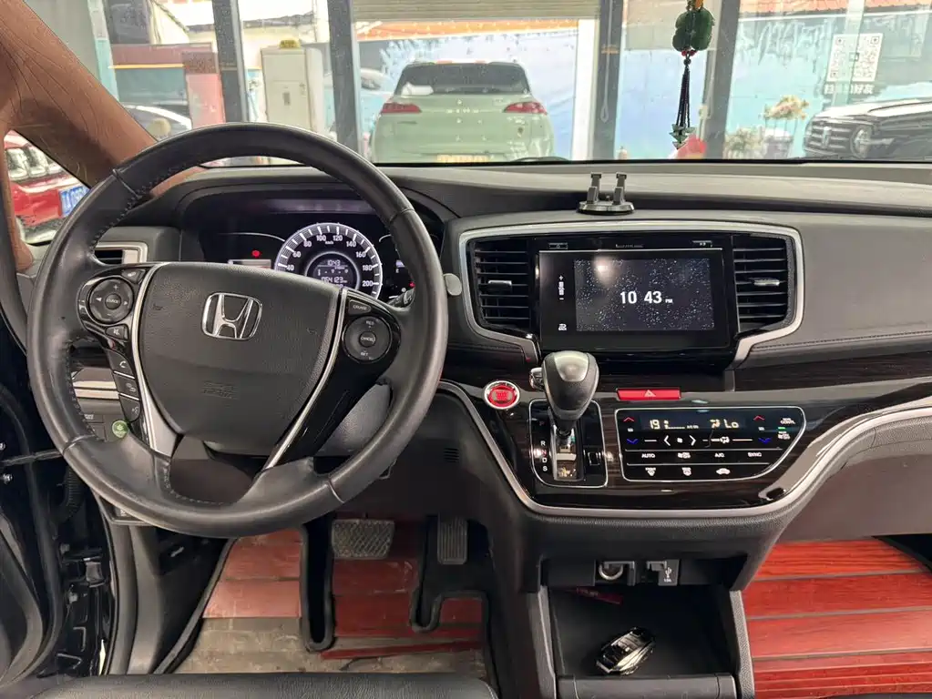 Honda Odyssey 2019 — фото 13
