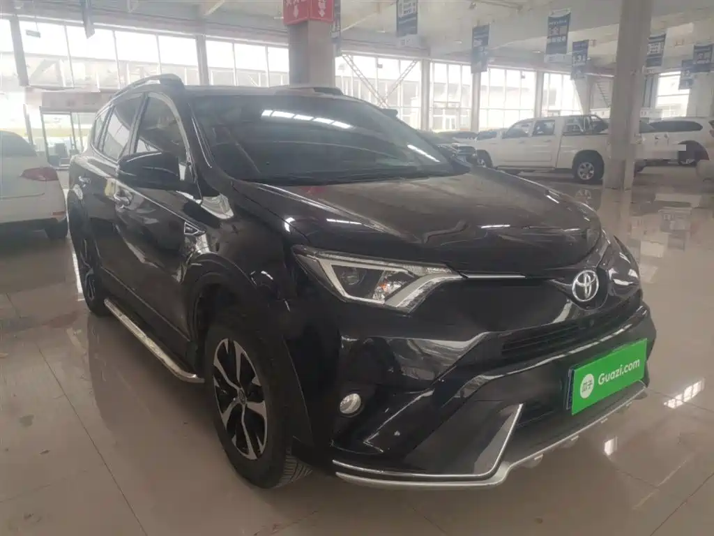 Toyota RAV4 2018 — фото 22