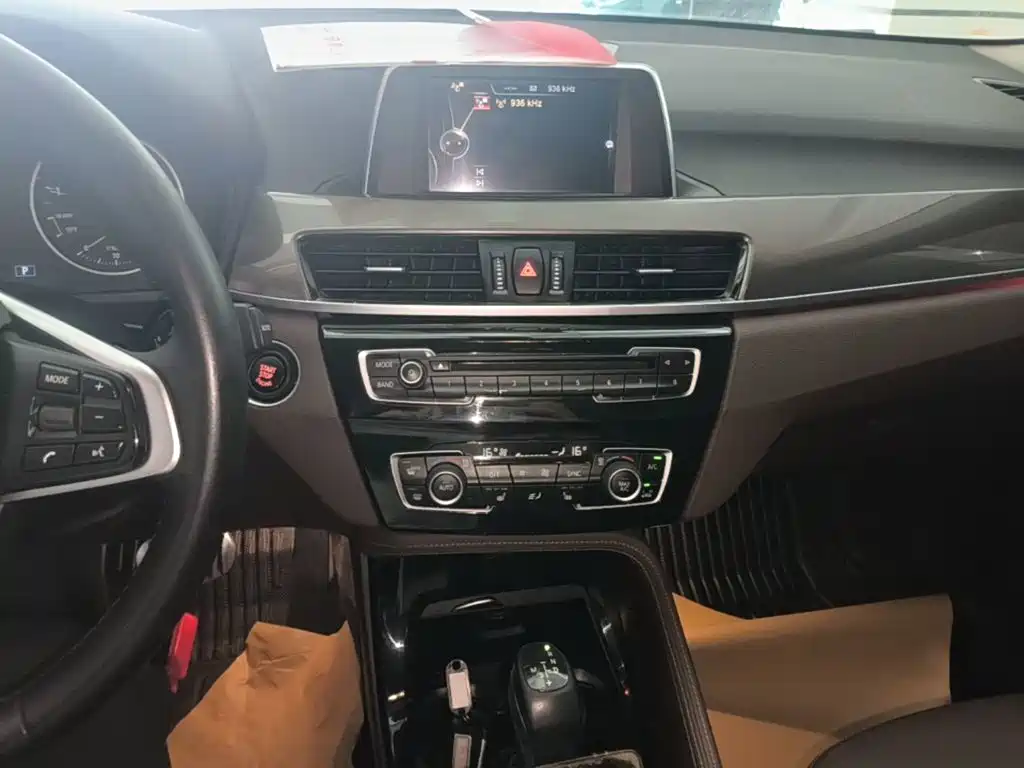 BMW X1 2017 — фото 13