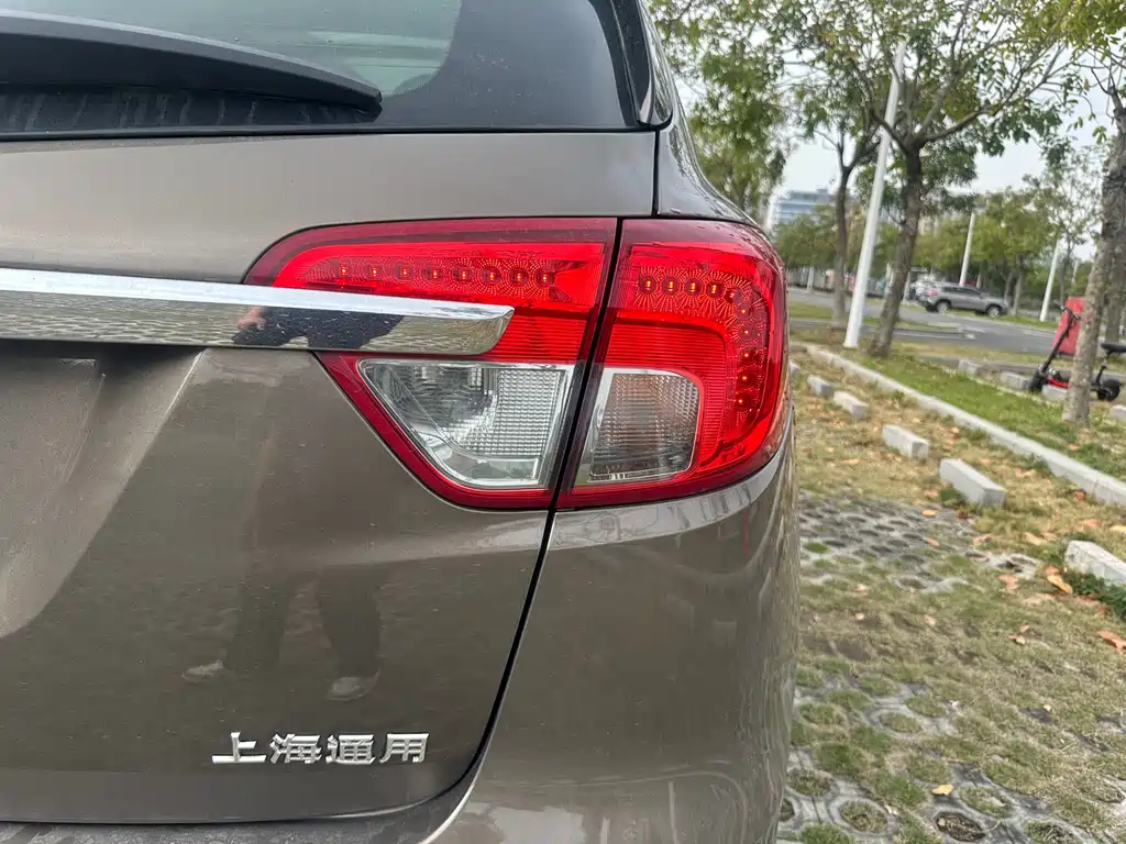 Buick Envision Plus 2015 — фото 13