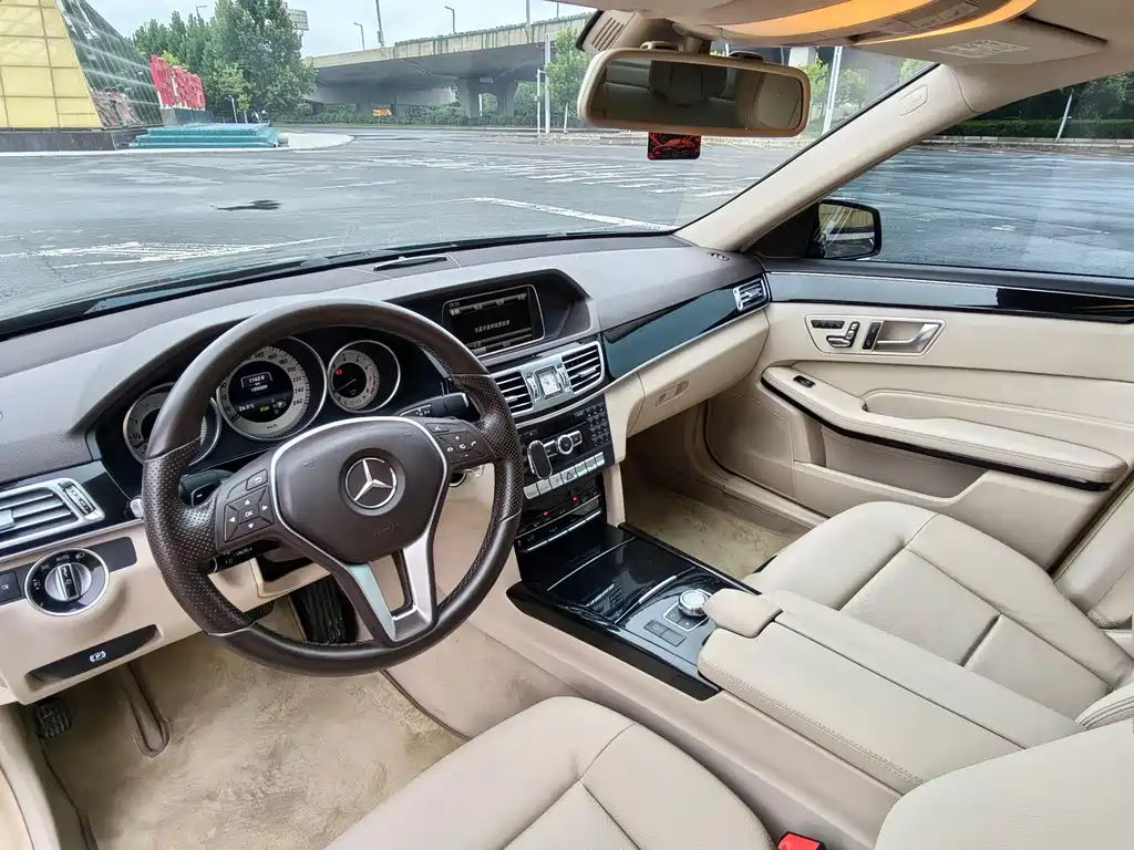 Mercedes-Benz E-Class 2013 — фото 15