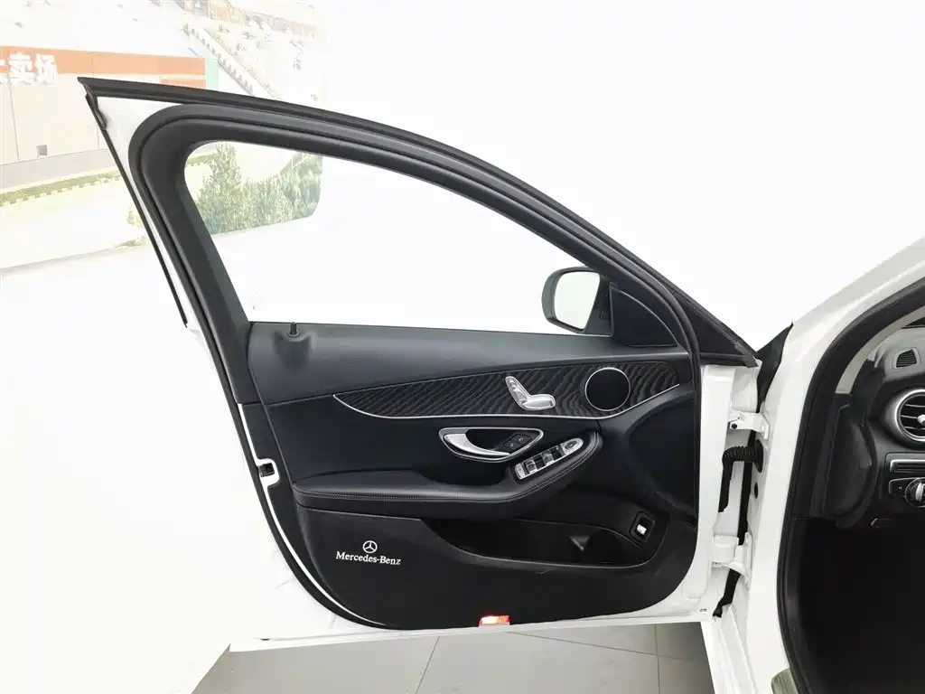 Mercedes-Benz C-Class 2017 — фото 8