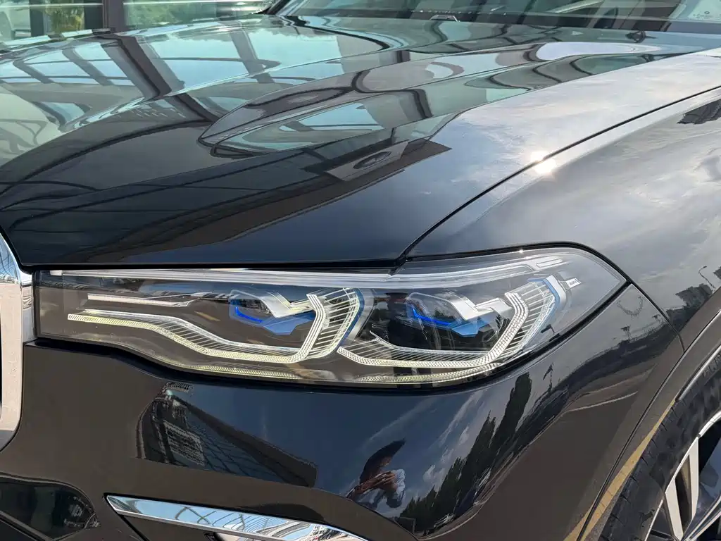 BMW X7 2021