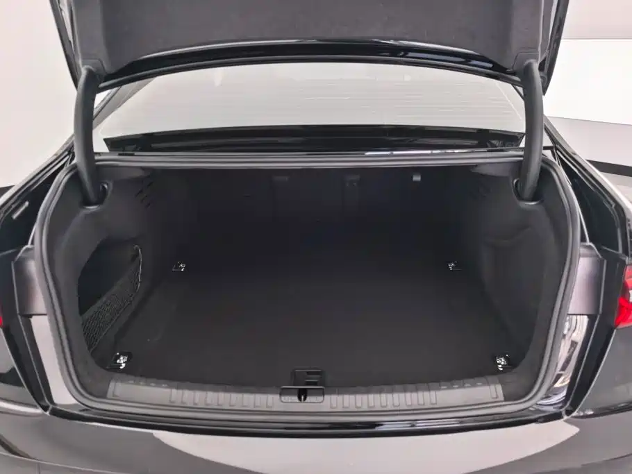 Audi A6L 2023