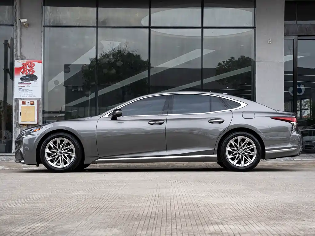 Lexus LS 2018
