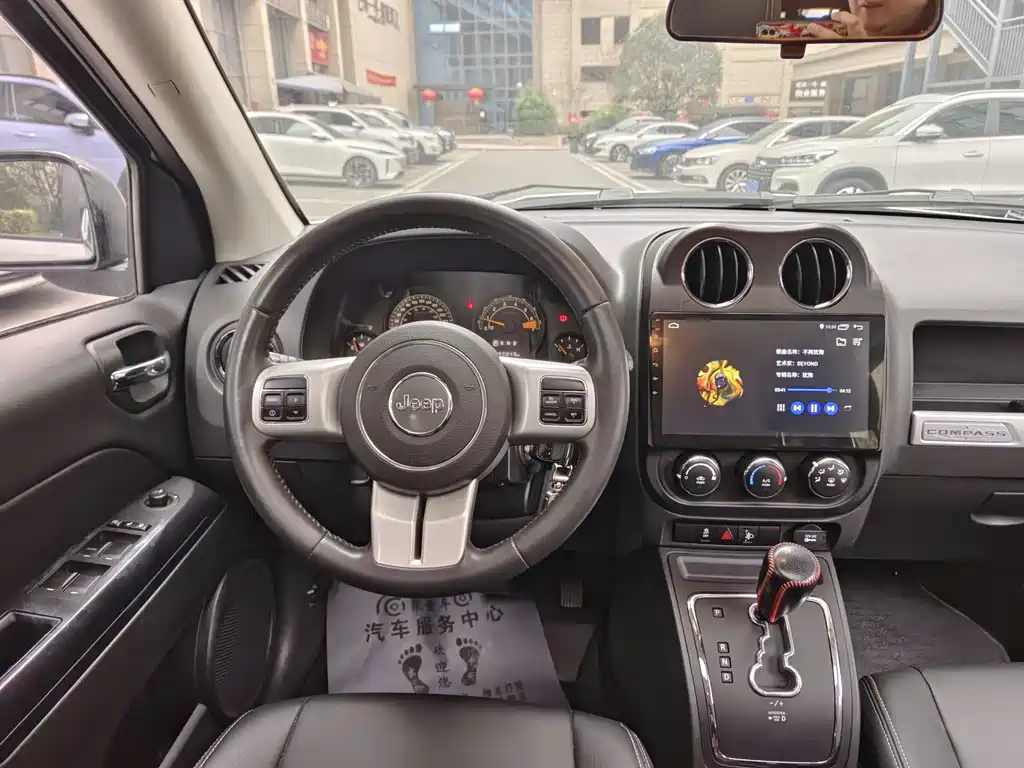 Jeep Compass 2016 — фото 10