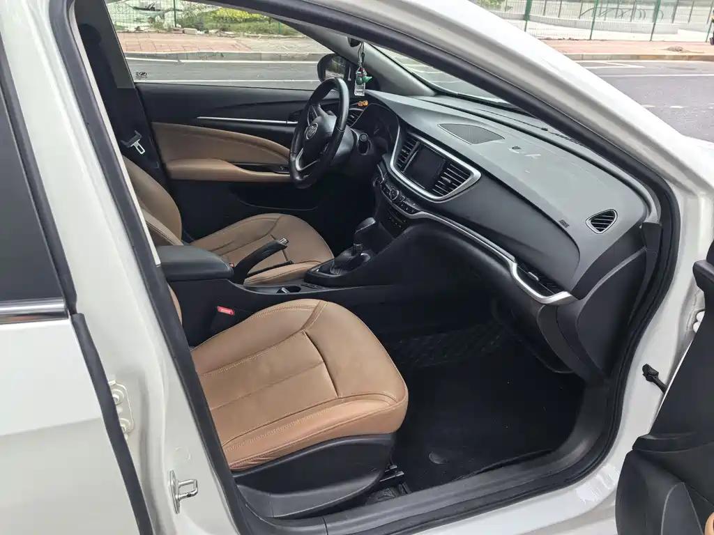 Buick Excelle 2019 — фото 10
