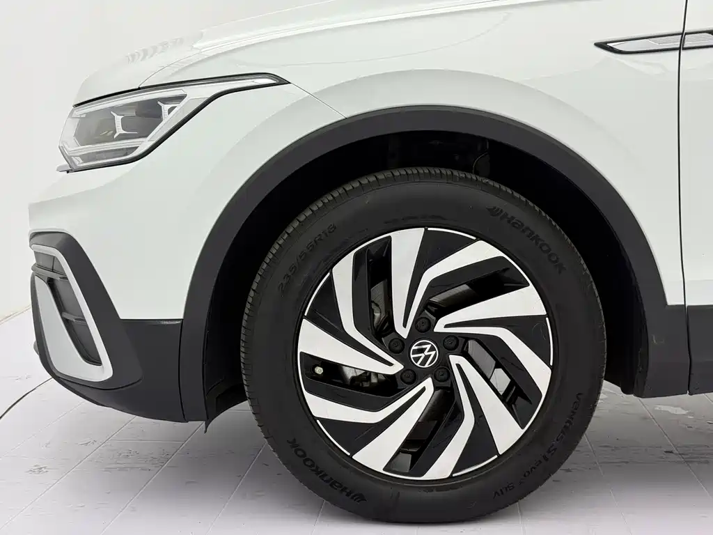 Volkswagen Tiguan L 2023 — фото 22