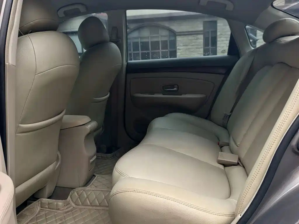 Nissan Sylphy 2012