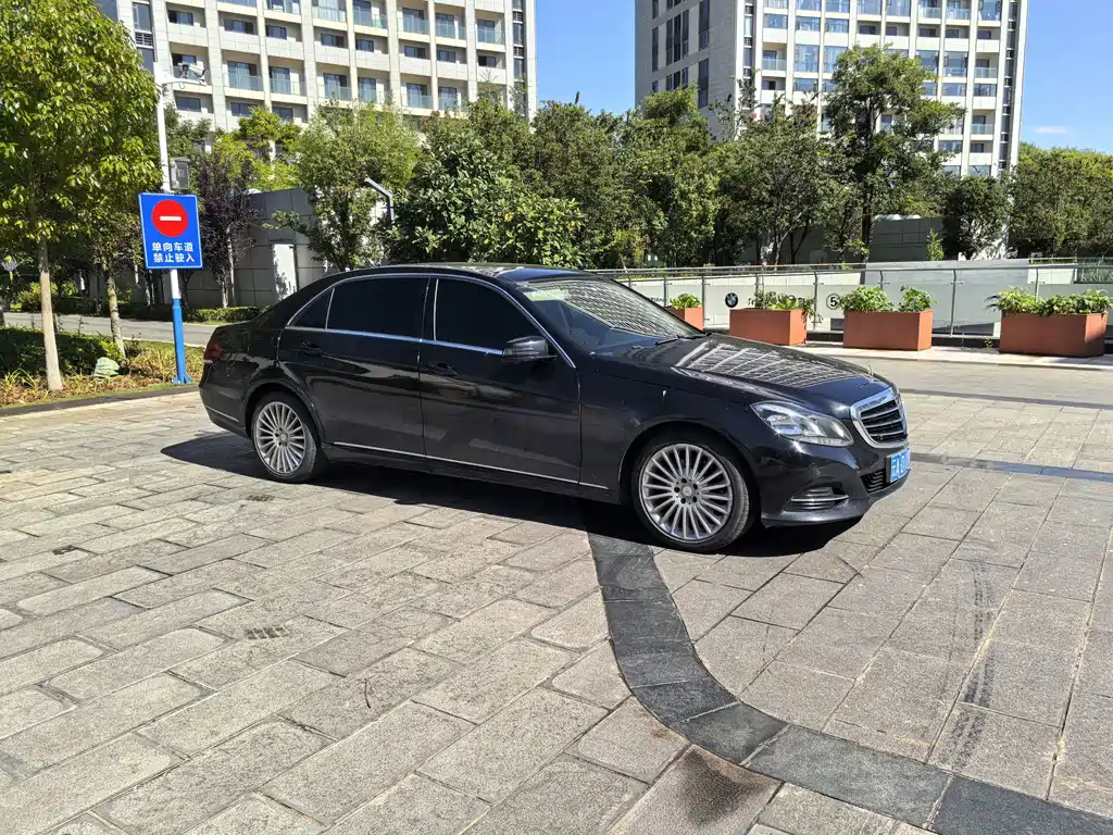 Mercedes-Benz E-Class 2014 — фото 36
