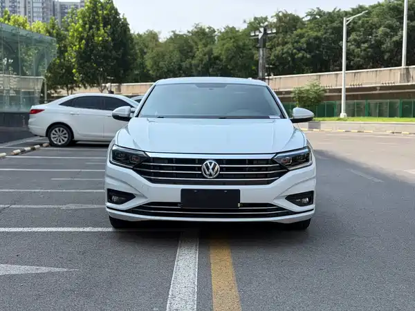 Volkswagen Sagitar 2019