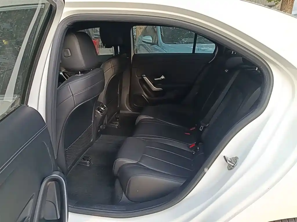 Mercedes-Benz A-Class 2020 — фото 17