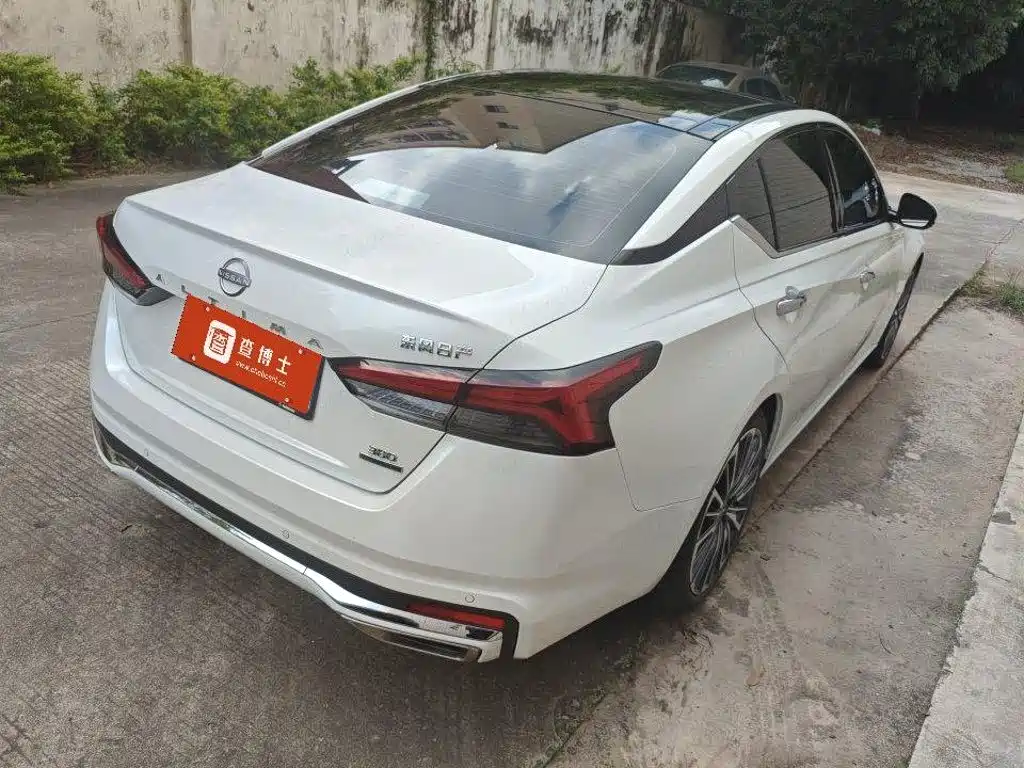 Nissan Teana 2024