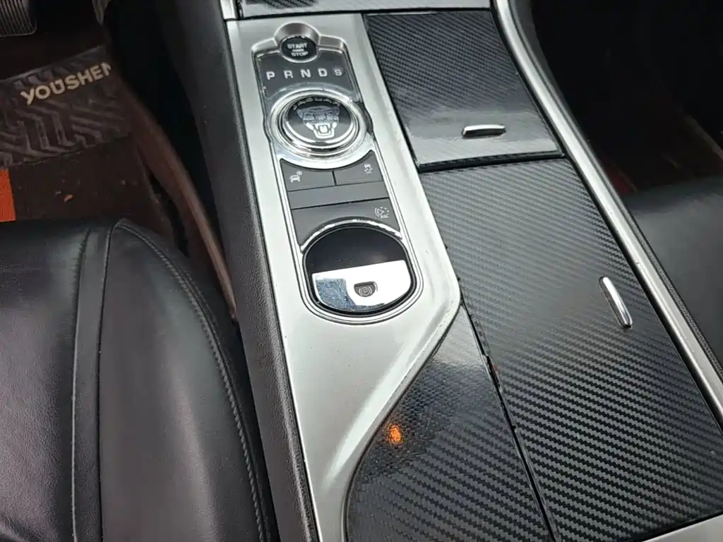 Jaguar XF 2014 — фото 14