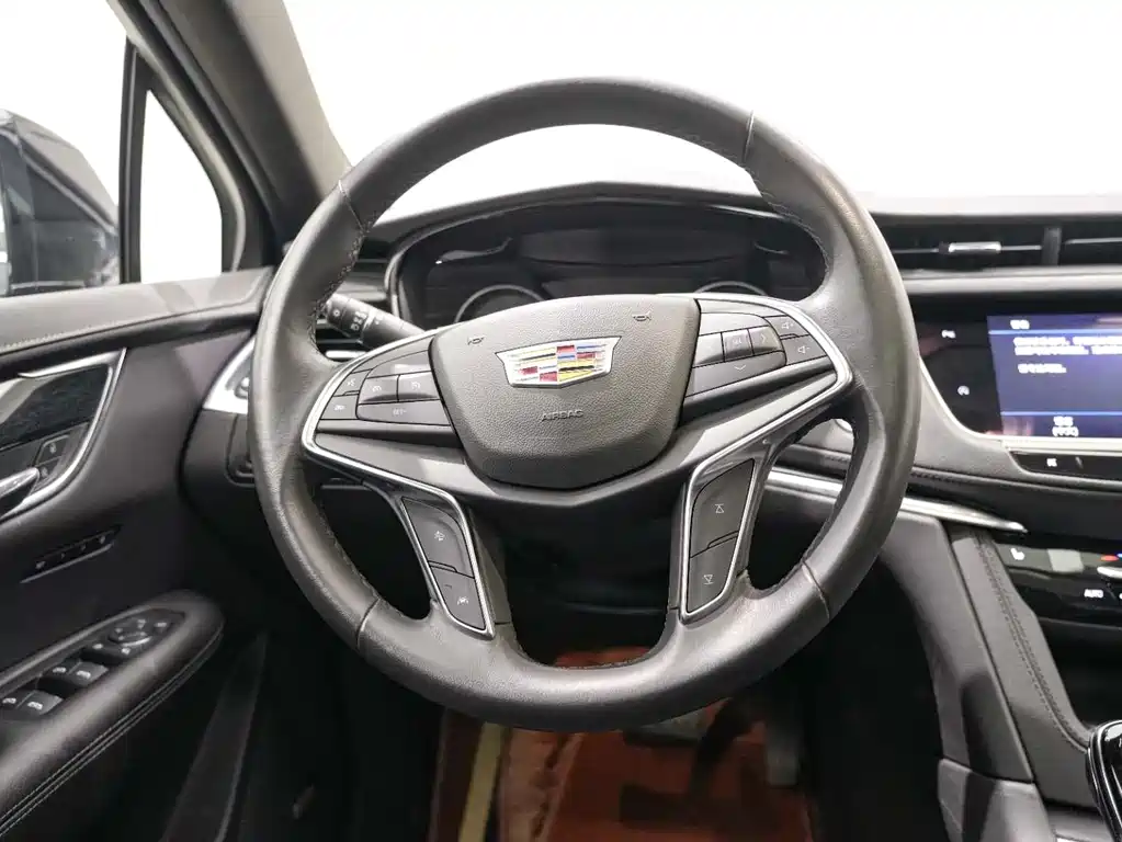 Cadillac XT5 2021 — фото 16