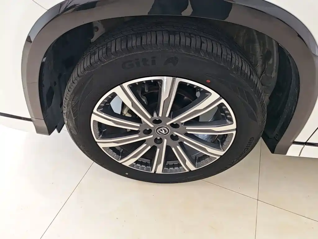 Changan CS75PLUS 2023 — фото 25