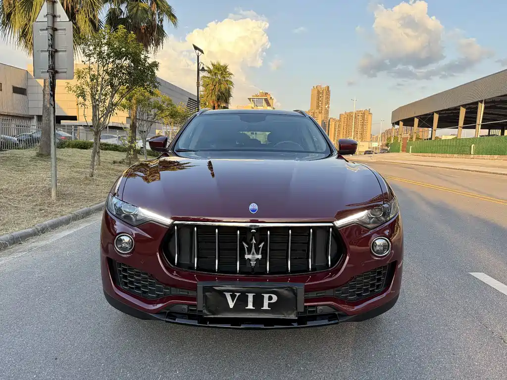 Maserati Levante 2017 — фото 8