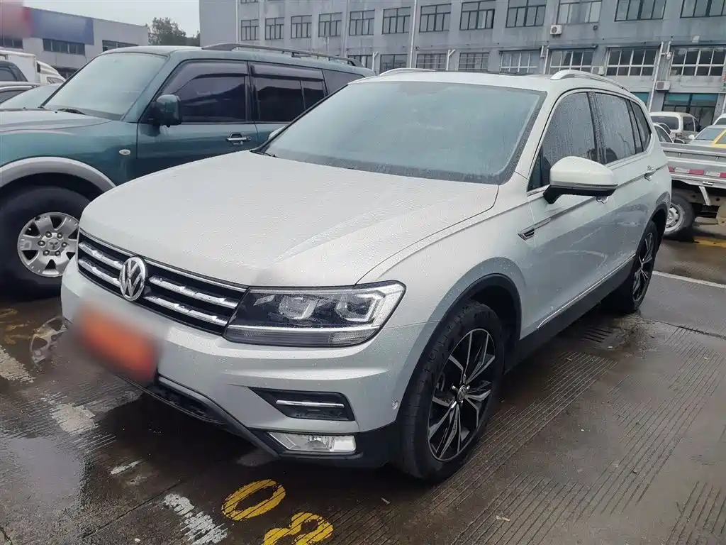 Volkswagen Tiguan L 2019 — фото 1