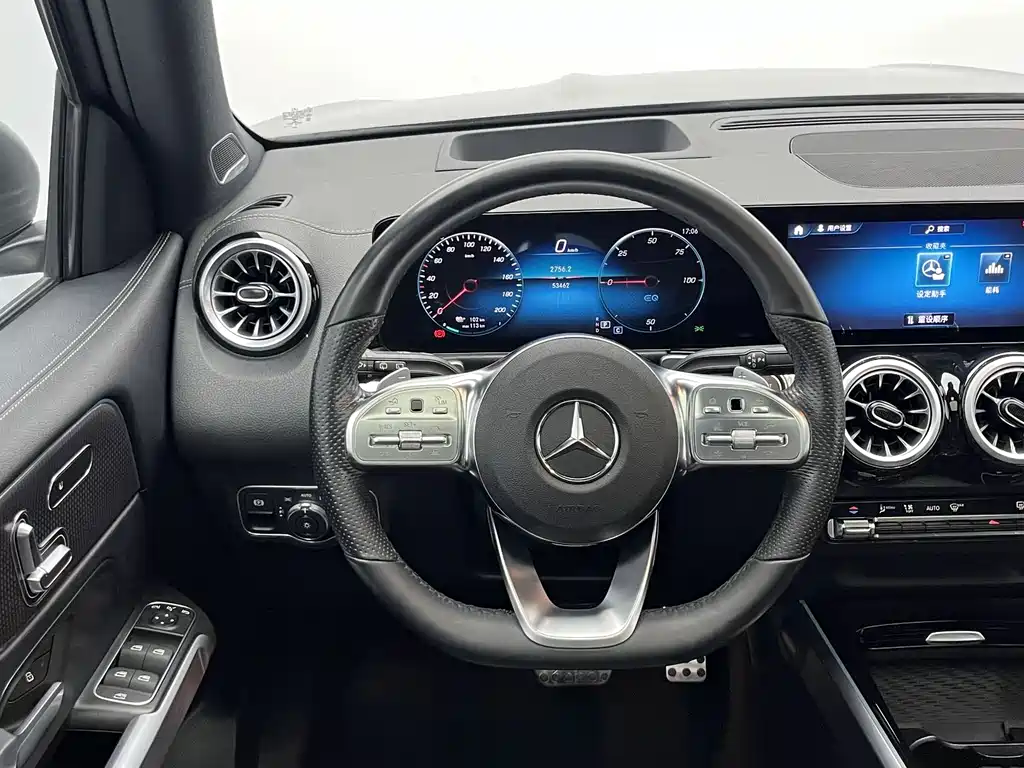 Mercedes-Benz EQB 2022 — фото 18