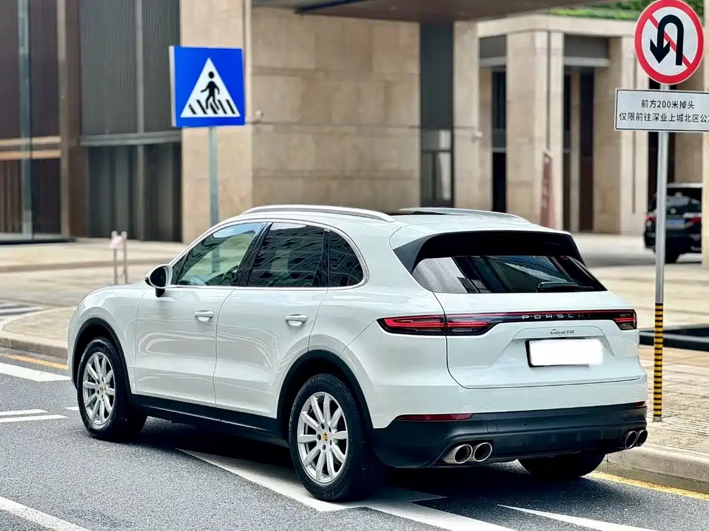 Porsche Cayenne 2018 — фото 14
