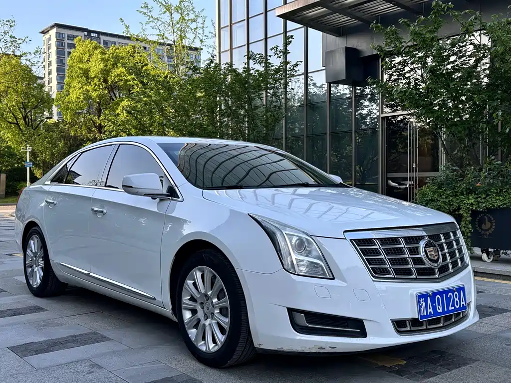 Cadillac XTS 2013 — фото 3