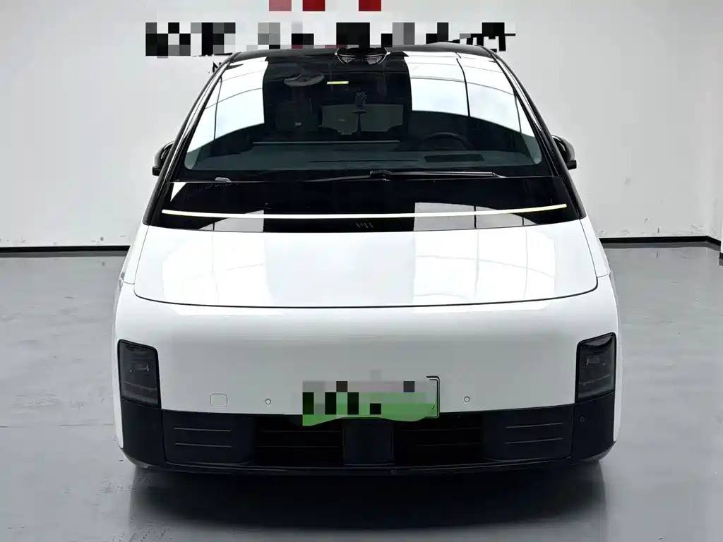 Li Auto Li MEGA 2025
