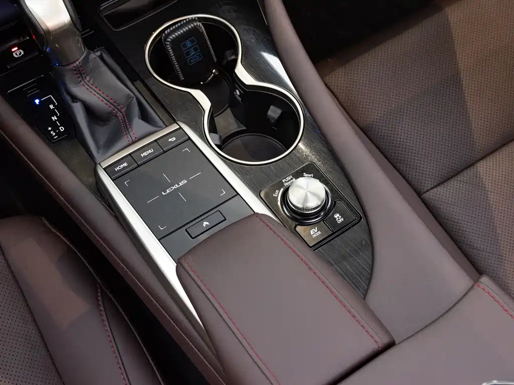 Lexus RX 2023 — фото 19