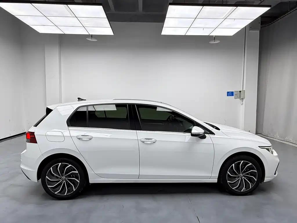 Volkswagen Golf 2021 — фото 10