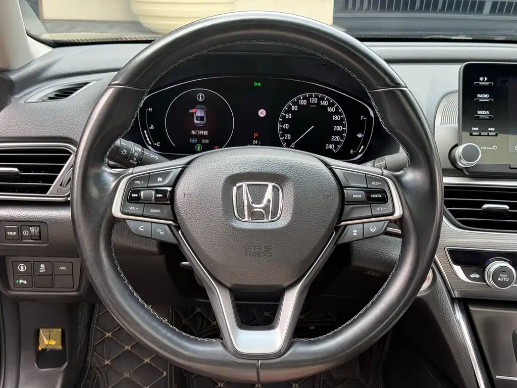 Honda Accord 2018 — фото 6