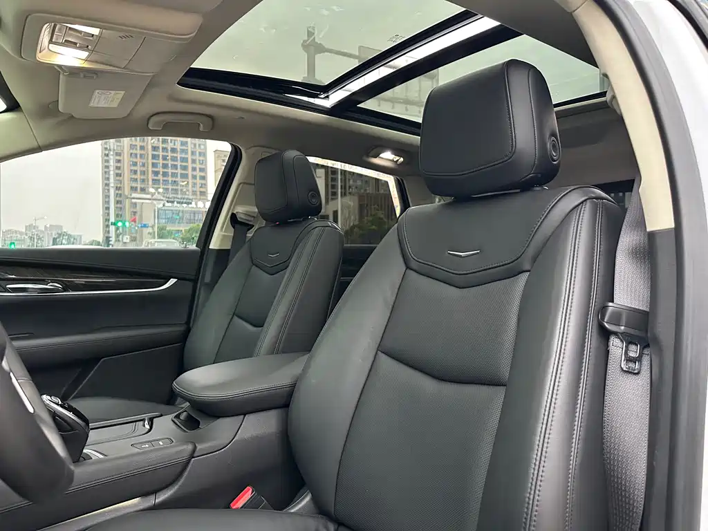 Cadillac XT5 2018 — фото 12