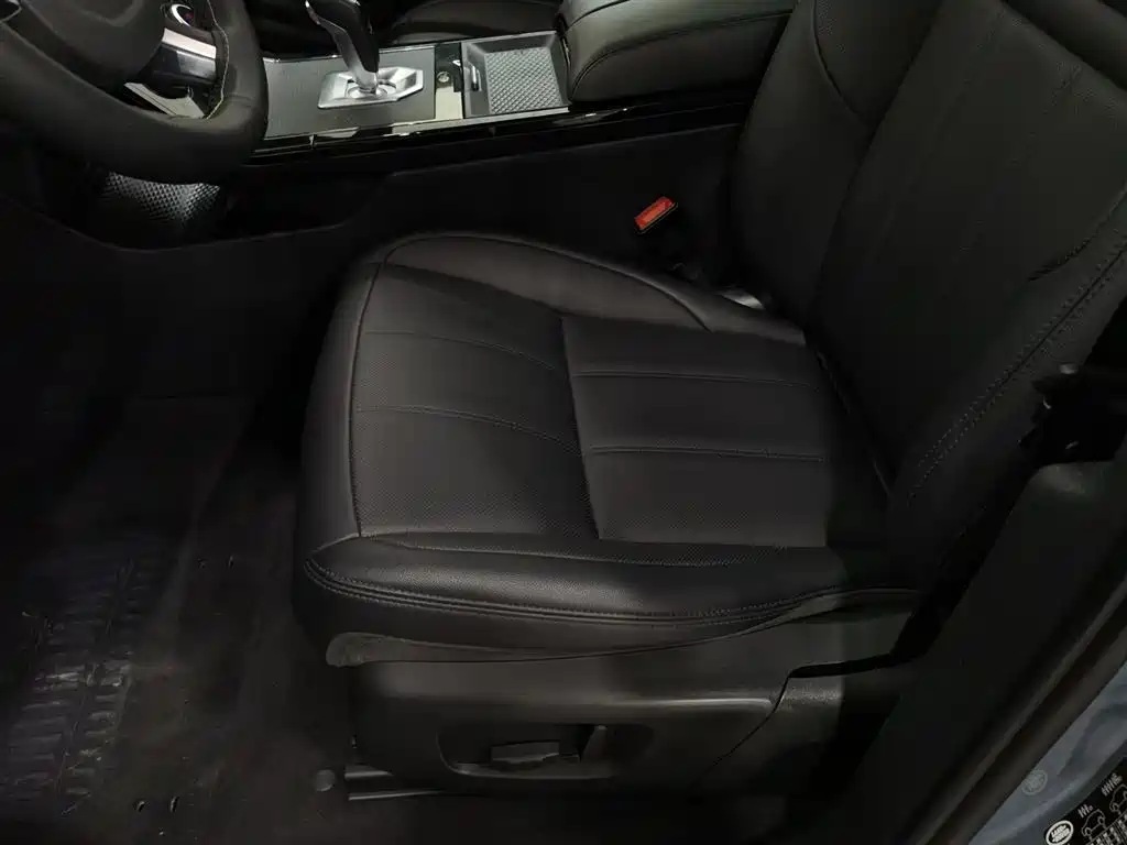 Land Rover Evoque 2021 — фото 20