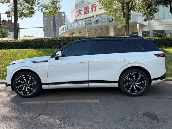 XPeng G9 2025