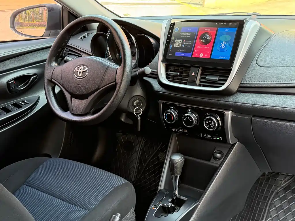 Toyota Yaris L 2019 — фото 9