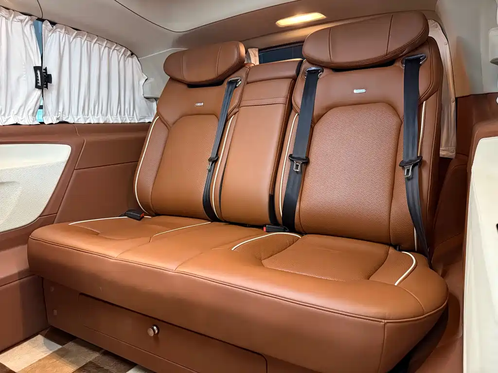 Mercedes-Benz Vito 2023 — фото 13