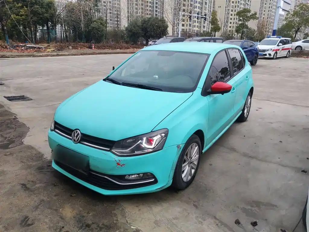 Volkswagen Polo 2015 — фото 1