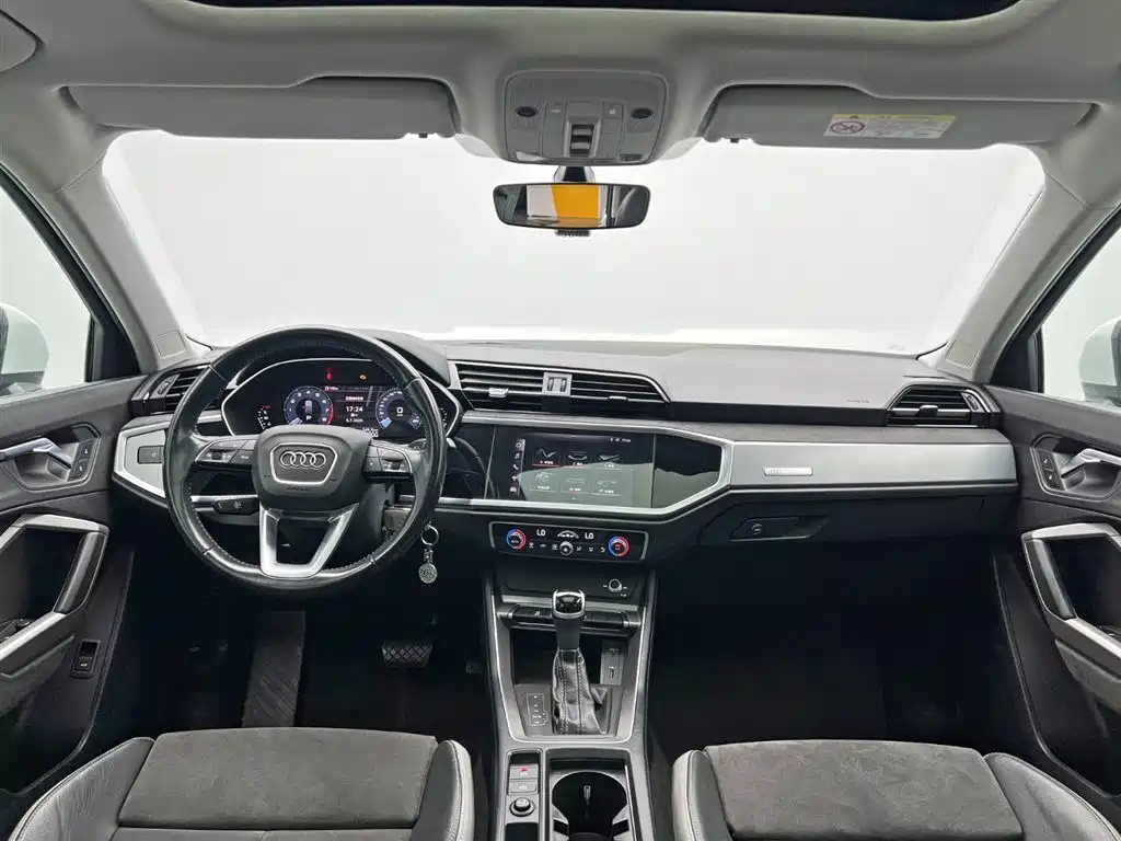 Audi Q3 2021 — фото 19