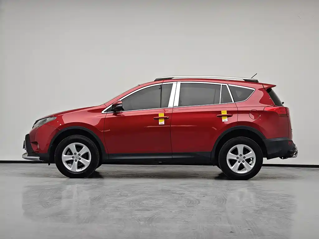 Toyota RAV4 2014 — фото 11