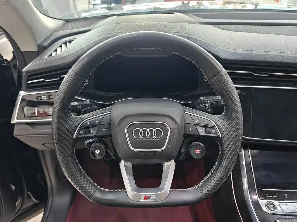 Audi Q8 2024 — фото 9