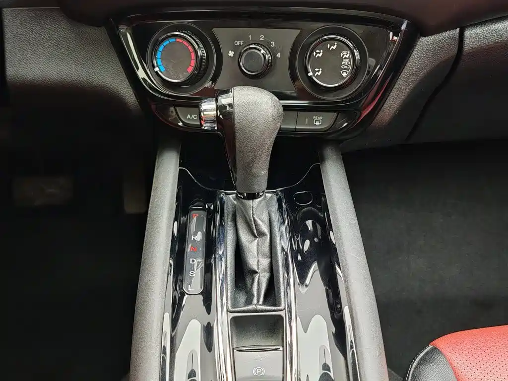 Honda Vezel 2020 — фото 13