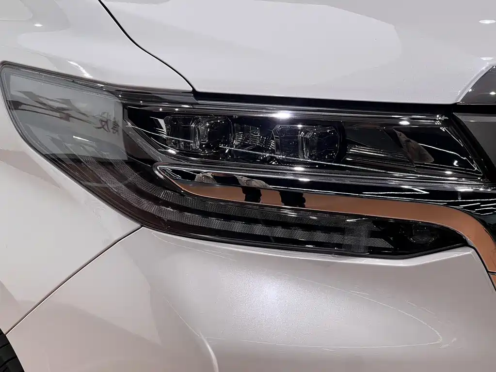 Toyota Alphard 2020 — фото 8