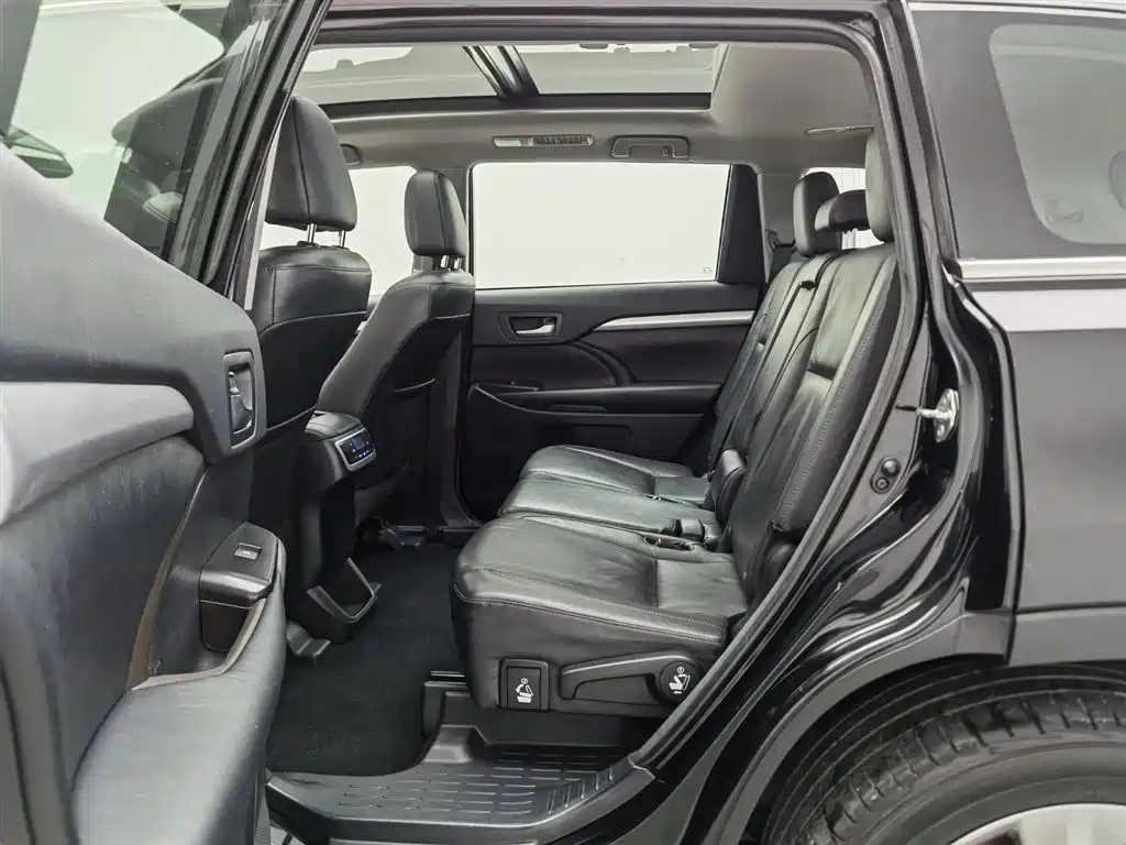 Toyota Highlander 2017 — фото 15