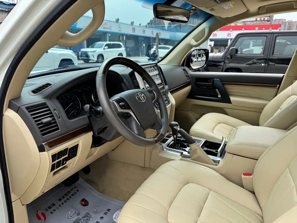 Toyota Land Cruiser 2016 — фото 9